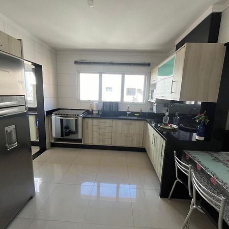 A Beira-Mar Com Duas Garagens Apartment Сантос Екстериор снимка